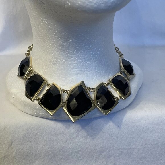 Gold Tone Chain With 7 Large Geometric Black Faceted Synthetic Stones in Bezels - Picture 2 of 10